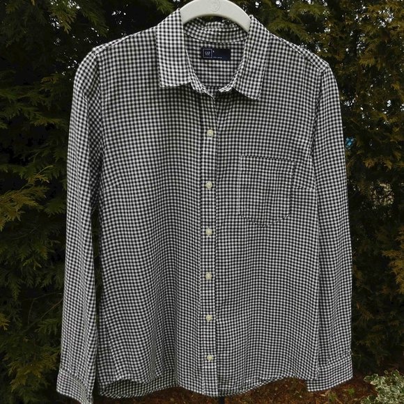 Gap Tops - Gap Lightweight Gingham Buttondown Top with Chest Pocket
